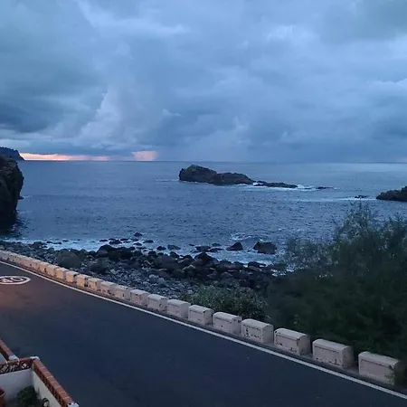 Cosy Twin Beds El Galeon