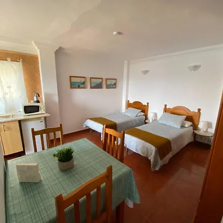 Cosy Twin Beds El Galeon